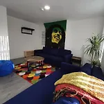 The Bob Marley \'One Love\' Apartment, Relaxed Vibes